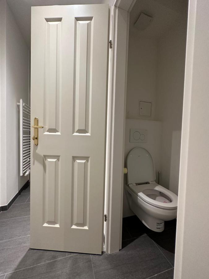 Lion'S Rooms N Apartments Вена Экстерьер фото