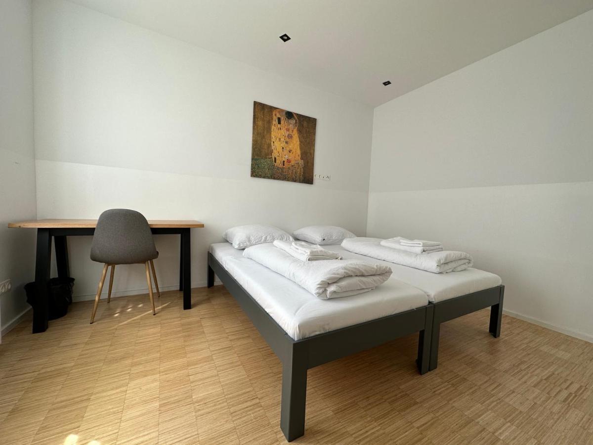 Lion'S Rooms N Apartments Вена Экстерьер фото