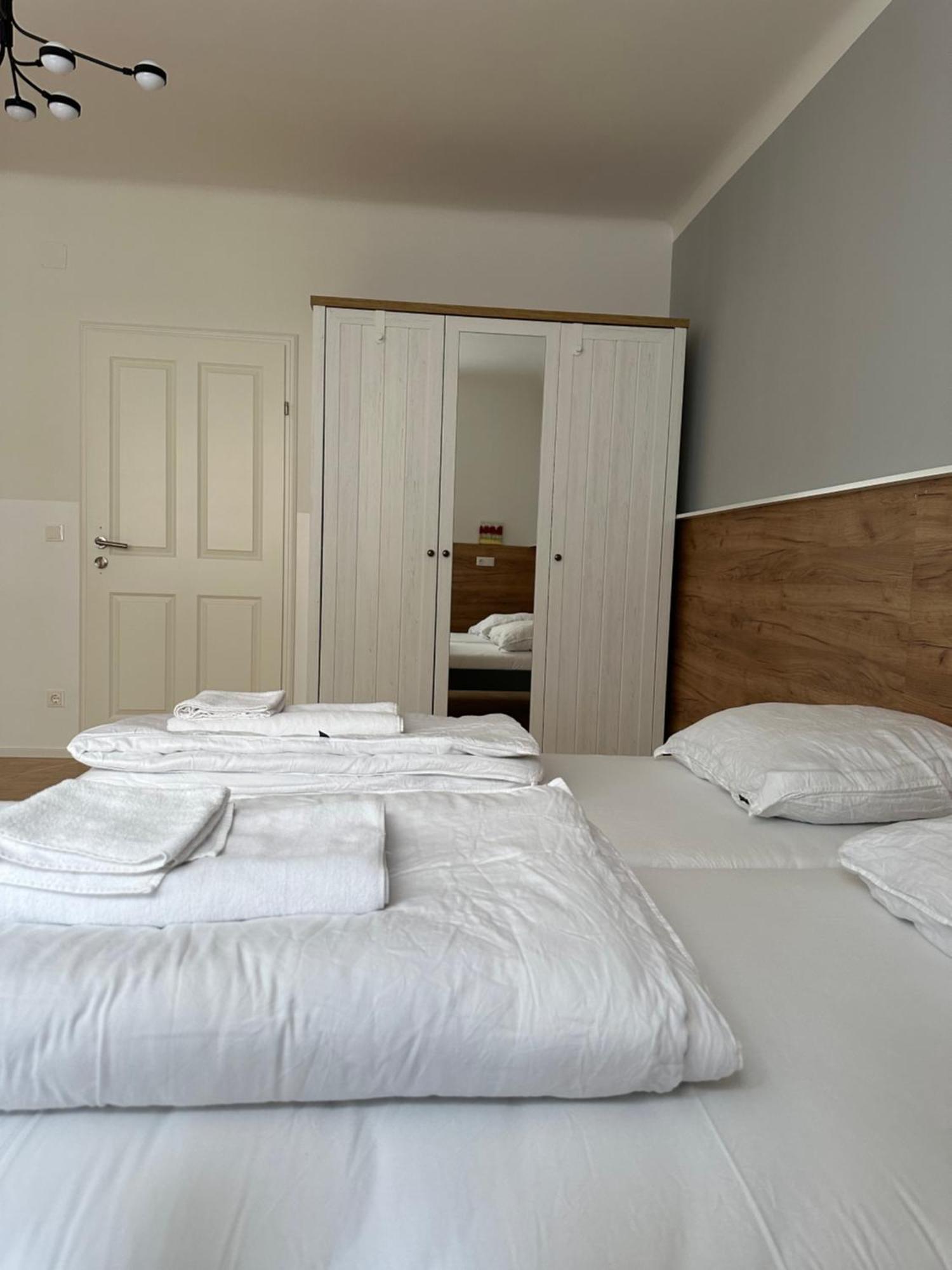 Lion'S Rooms N Apartments Вена Экстерьер фото
